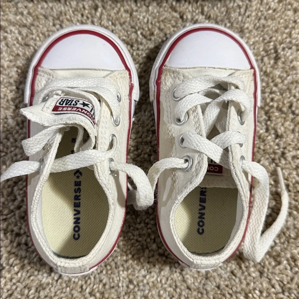Size 5 Toddler Girl’s White Low Top Converse Shoes with Box